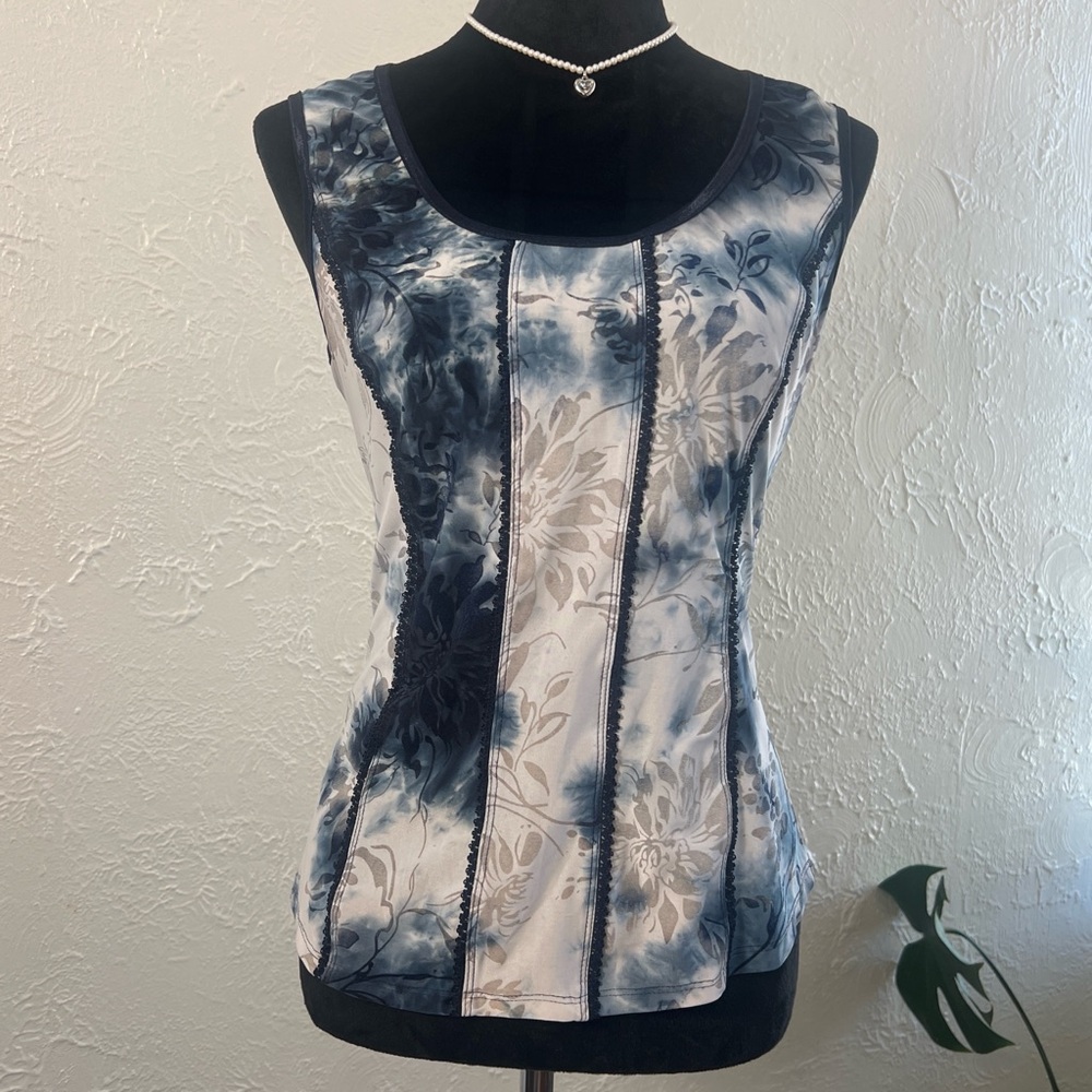 Dressbarn blue white floral velvet top